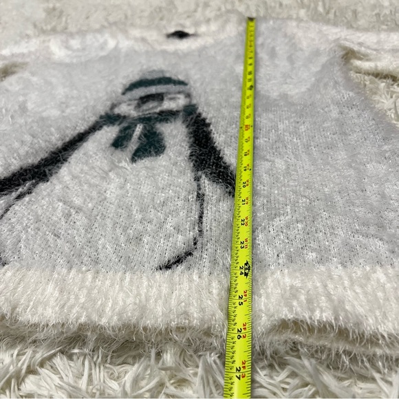 French Laundry Pullover Sweater Size Large Women’s White Fuzzy Penguin soft cozy - Picture 7 of 9